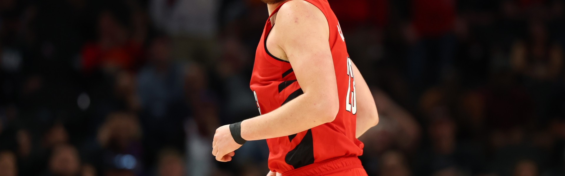 华体会官网入口-都挺能抢！克林根11分15板5助3帽&amp;庄神6分17板4助2断