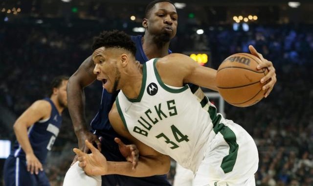 华体会官网APP-师徒相见不留情面 基德狠夹字母冰封雄鹿进攻