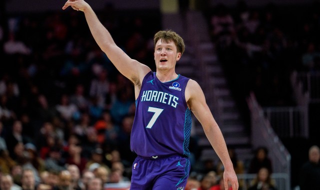 华体会官网入口-稳稳的幸福！4号秀克尼佩尔14中7&amp;三分8中4贡献20分4板 正负值+22